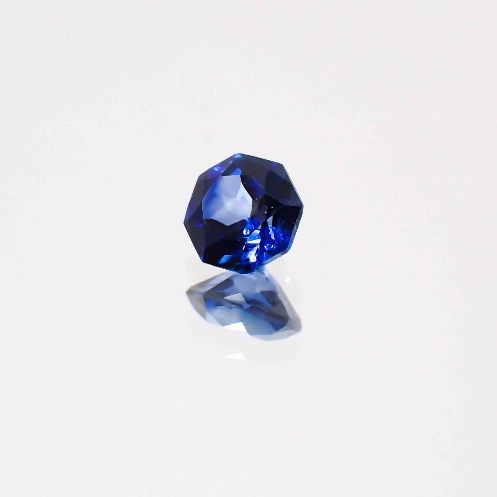 ◇オクタゴンカット◇サファイアSA(宝石名サファイア) マダガスカル産 0.18ct 識別済[21049063]3.2×3.2mm前後