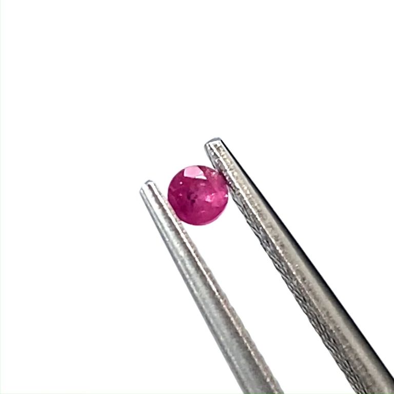 レッドベリル(宝石名レッド・ベリル)アメリカ・ユタ州産 0.083ct 識別 