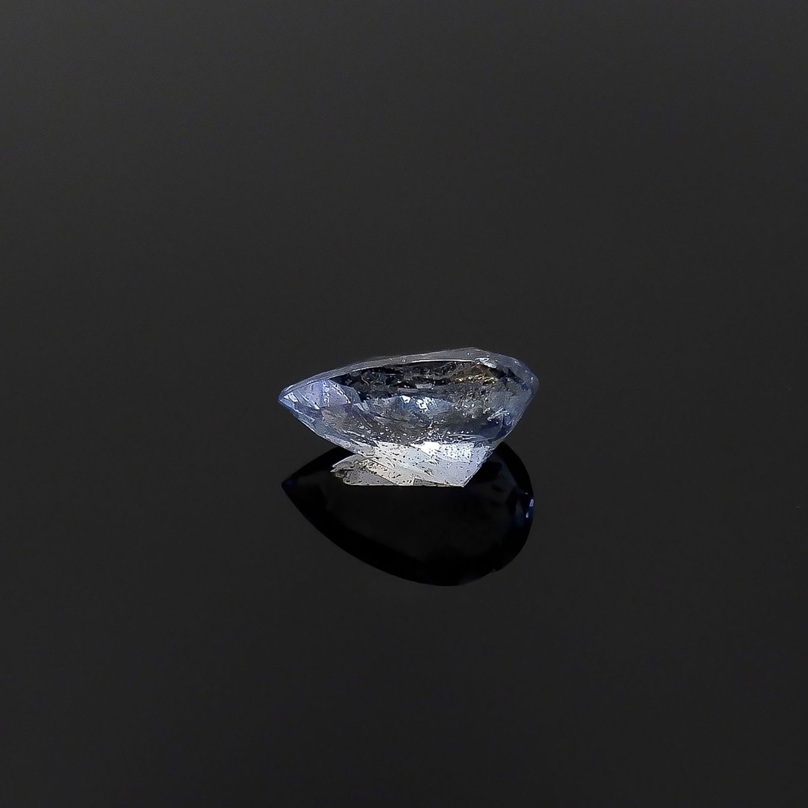 ジェレメジェバイト(宝石名エレメージェバイト)ナミビア産 ソ付(彩珠) 0.450ct / 6.4x4mm前後 [230823133]