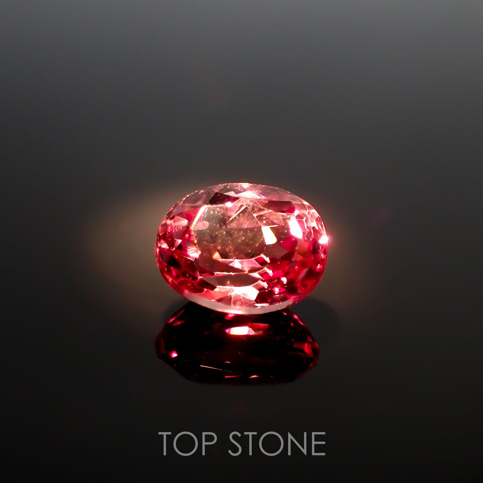 カラーシフトマラヤガーネット(宝石名ガーネット)タンザニア産 1.07ct 識別済[220115004]6.3x5mm前後