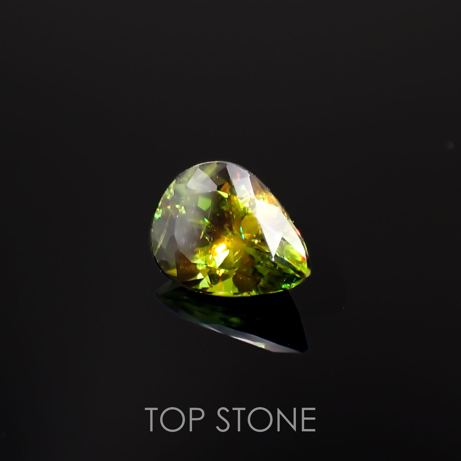 カラーチェンジスフェーン パキスタン産 1.57ct[221119181]8.6x6.4mm前後