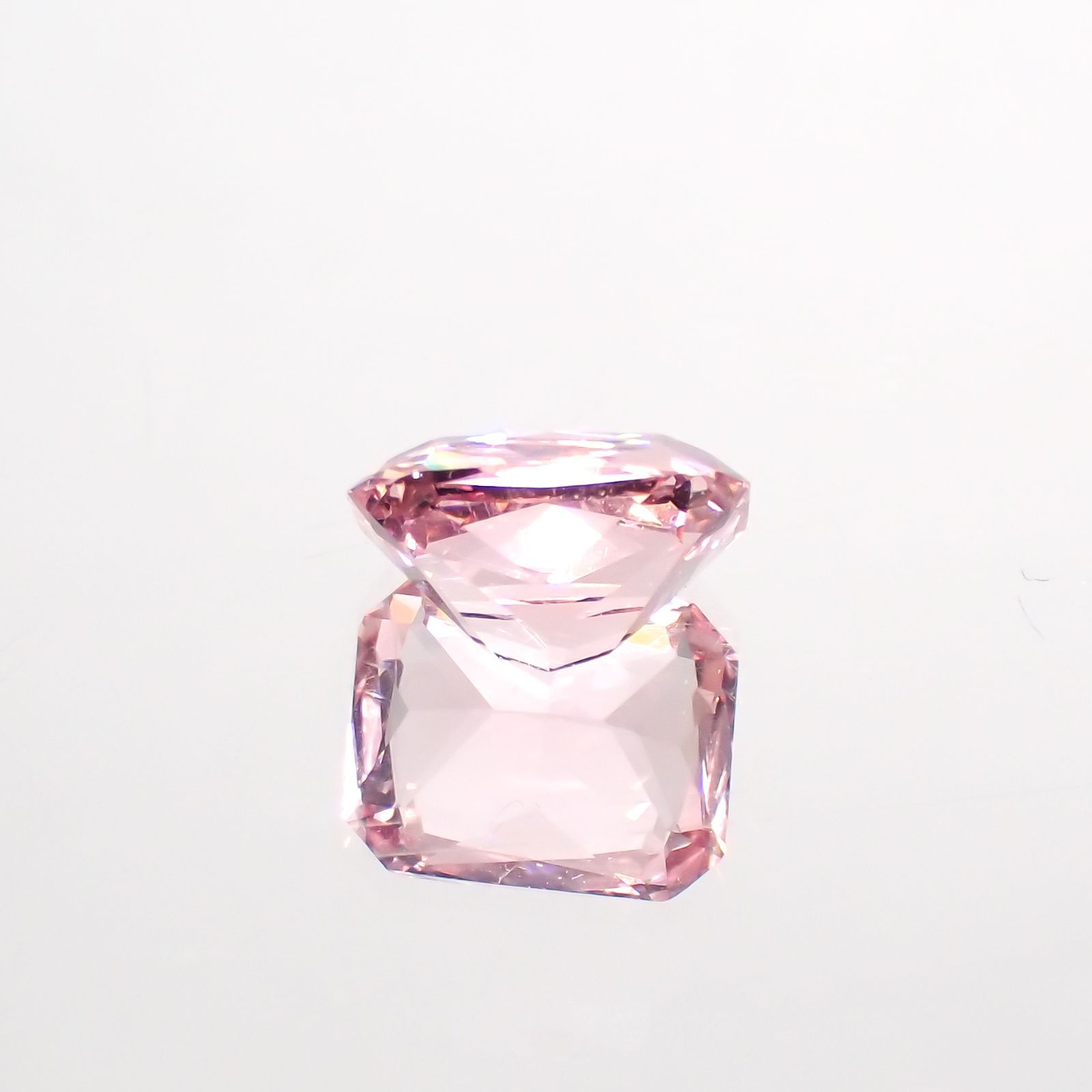 モルガナイト(宝石名モルガナイト)ナイジェリア産 1.589ct ソ付(彩珠)[220114243]8.2x6.5mm前後