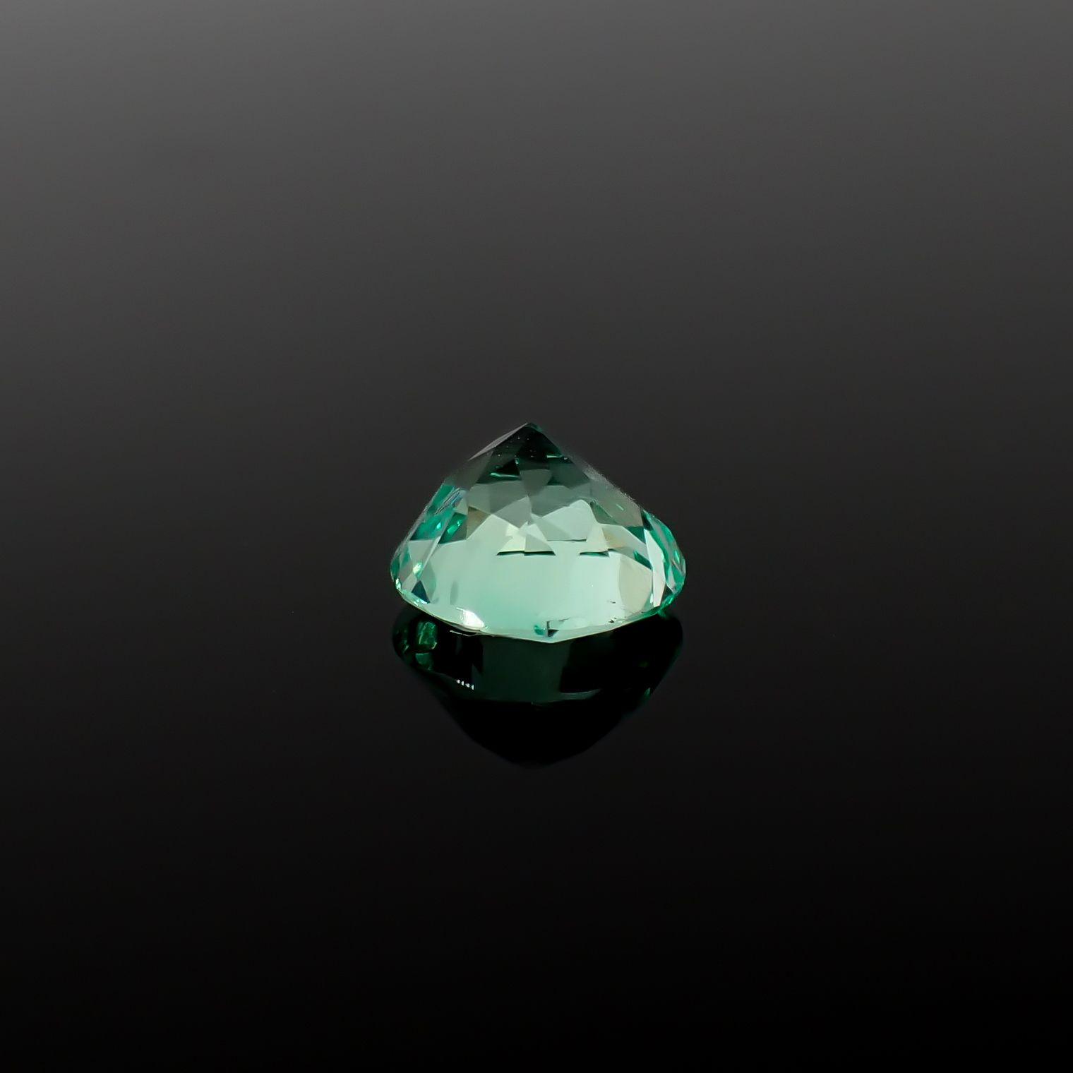 ノンオイルエメラルド(宝石名エメラルド)コロンビア産 GIA鑑付 1.25ct / 7.07x7.27mm前後 [260432065]