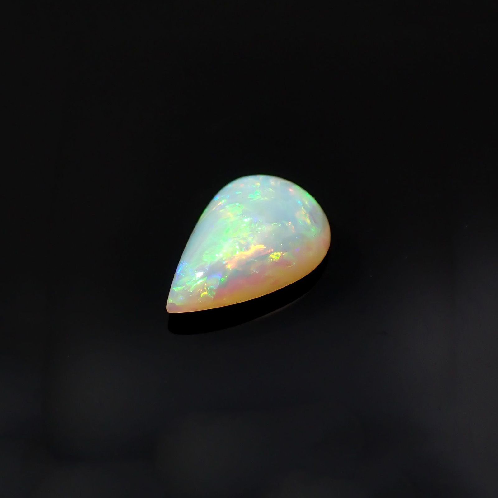 オパール オーストラリア産 0.75ct / 9x5.9mm前後 [221018431]