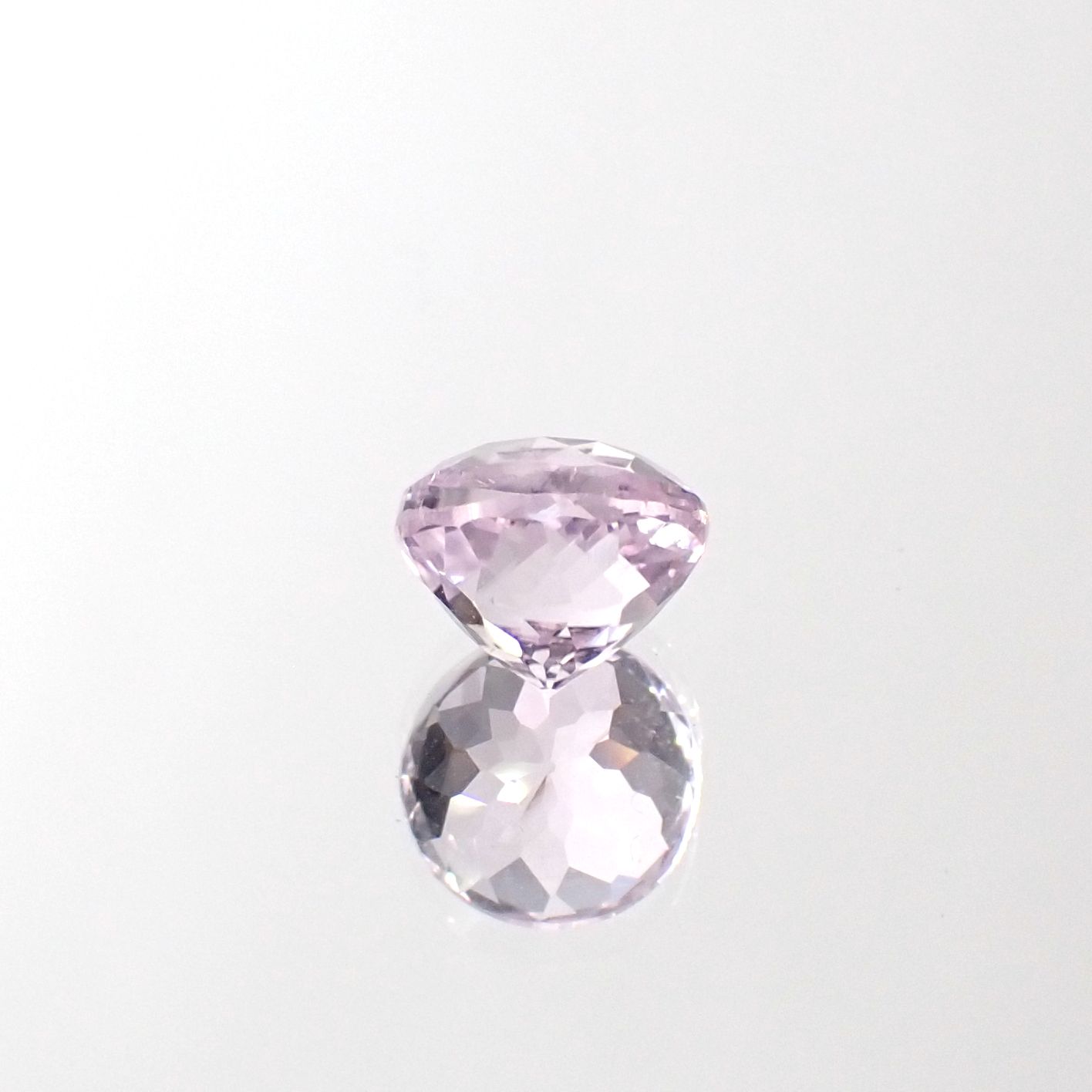 クンツァイト アフガニスタン産 1.13ct[231224773]6.1x6.1mm前後