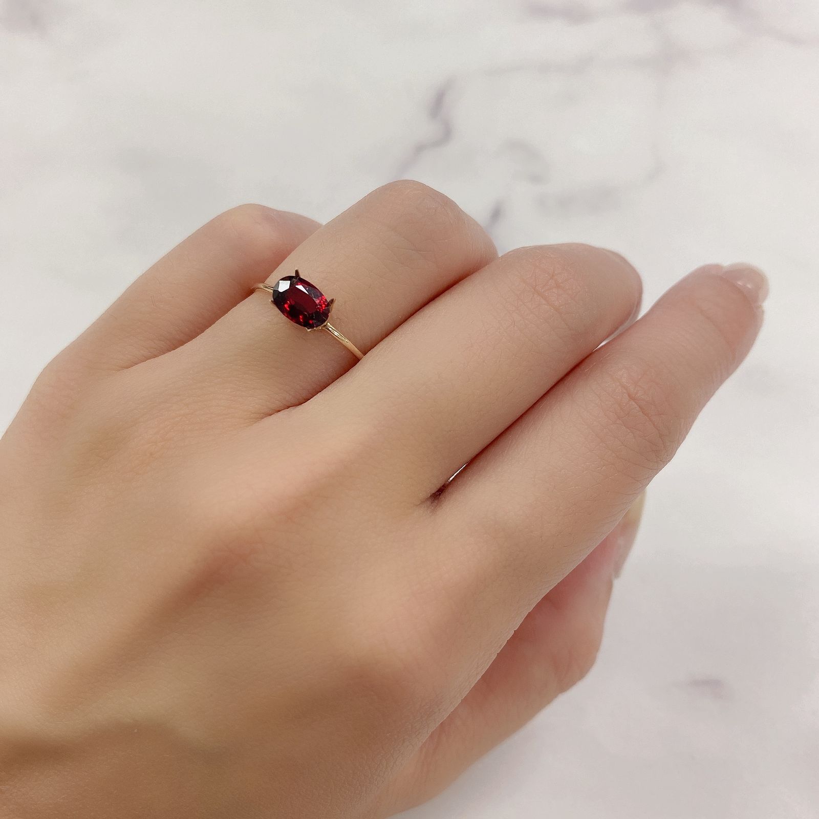 レッドスピネル(宝石名レッド・スピネル) タンザニア産 0.919ct ソ付(彩珠)[20085152]7.1×5.1mm前後