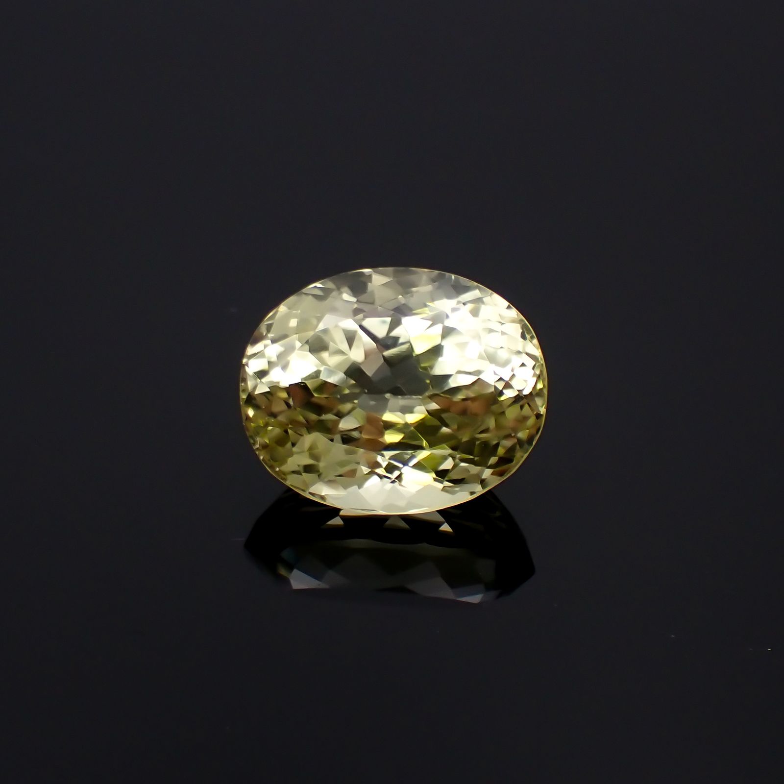 イエロースポジュミン ブラジル産 17.25ct[231224459]17.3x13.9mm前後