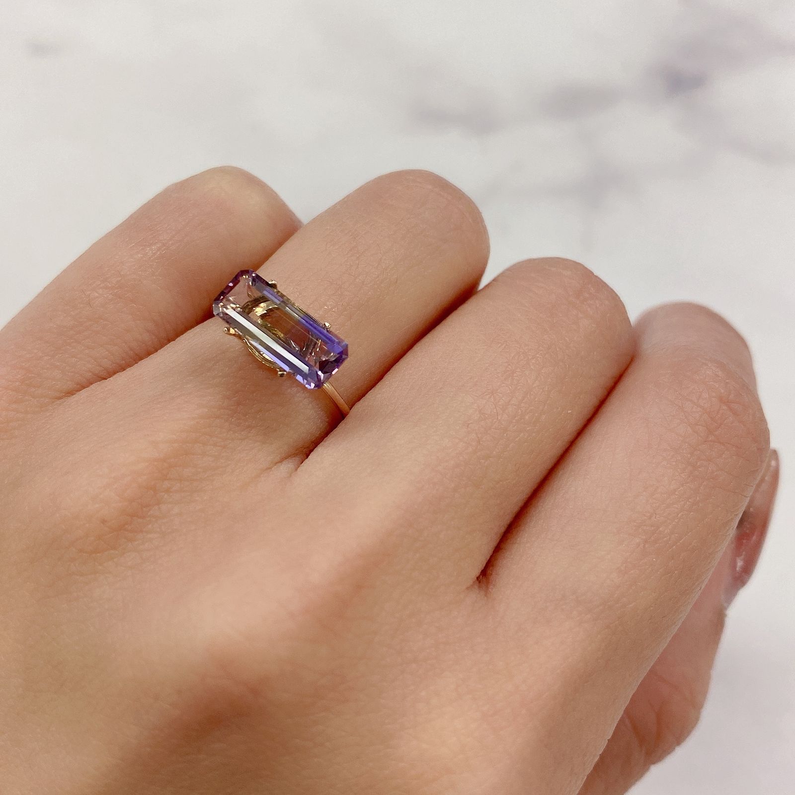 アメトリン(宝石名バイカラー・クォーツ/別名アメトリン) ボリビア産 1.79ct 識別済[20095353]12.2×5.1mm前後