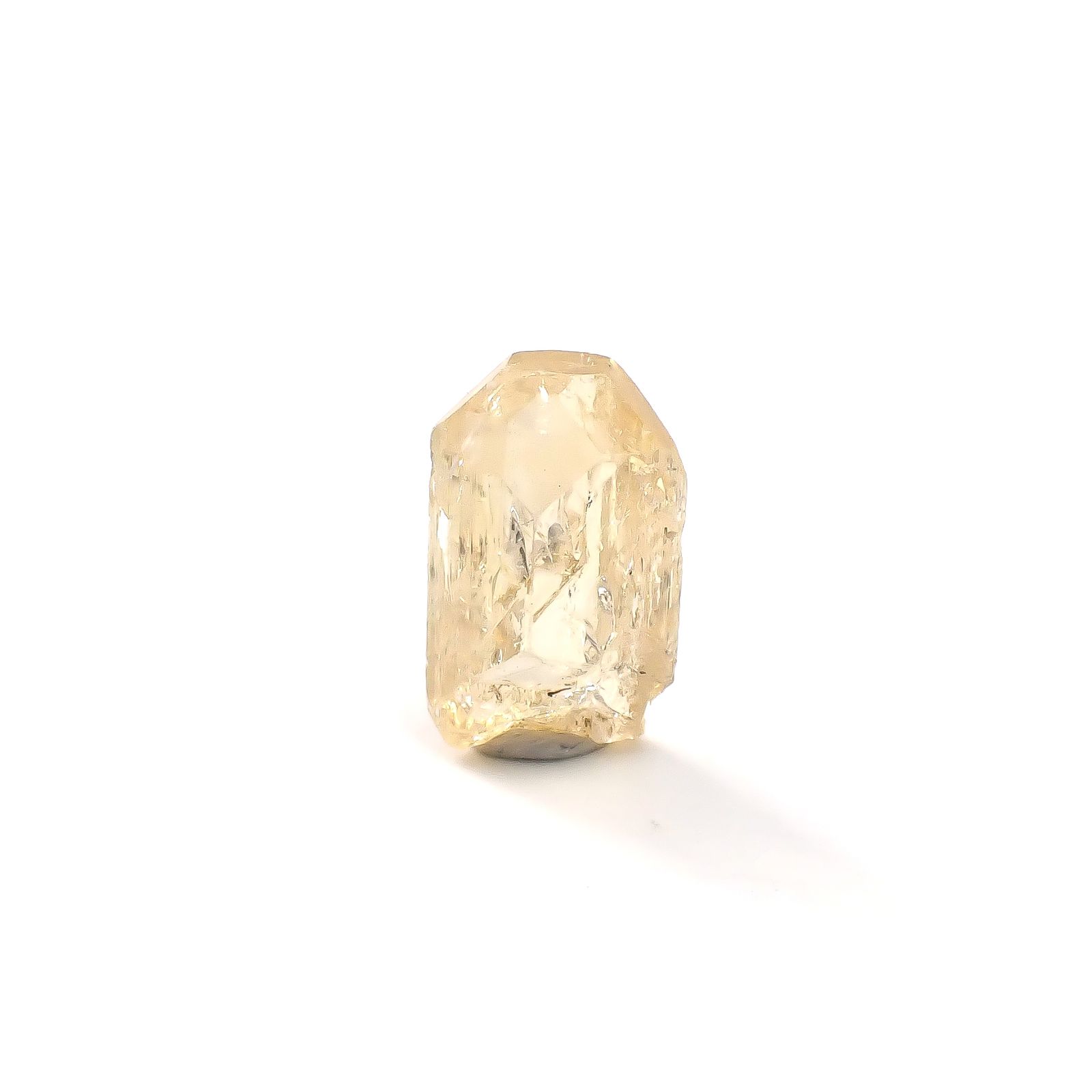 インペリアルトパーズ 原石 ザンビア産 9.95ct / 16.3x10.1mm前後 [250730934]