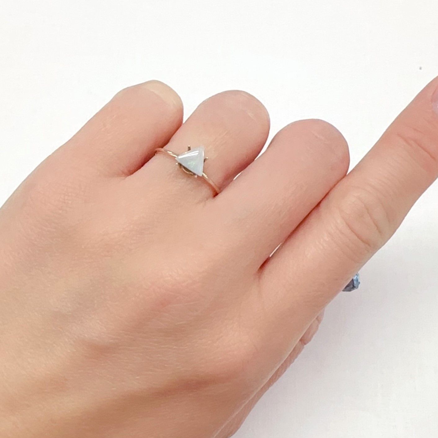 オパール オーストラリア産 0.37ct[240326651]6.7x6.1mm前後