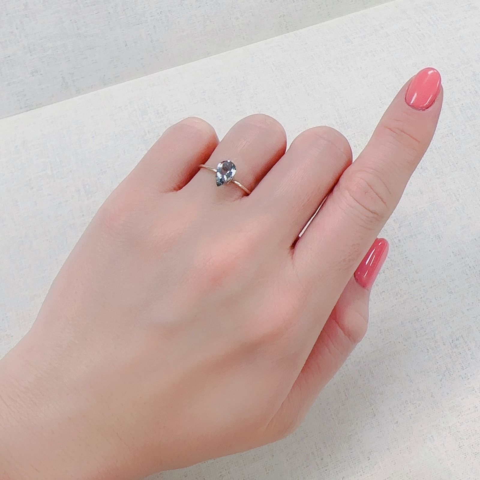 バイカラータンザナイト(宝石名タンザナイト/ゾイサイト)タンザニア産 0.80ct 識別済[230220618]7.7x5mm前後