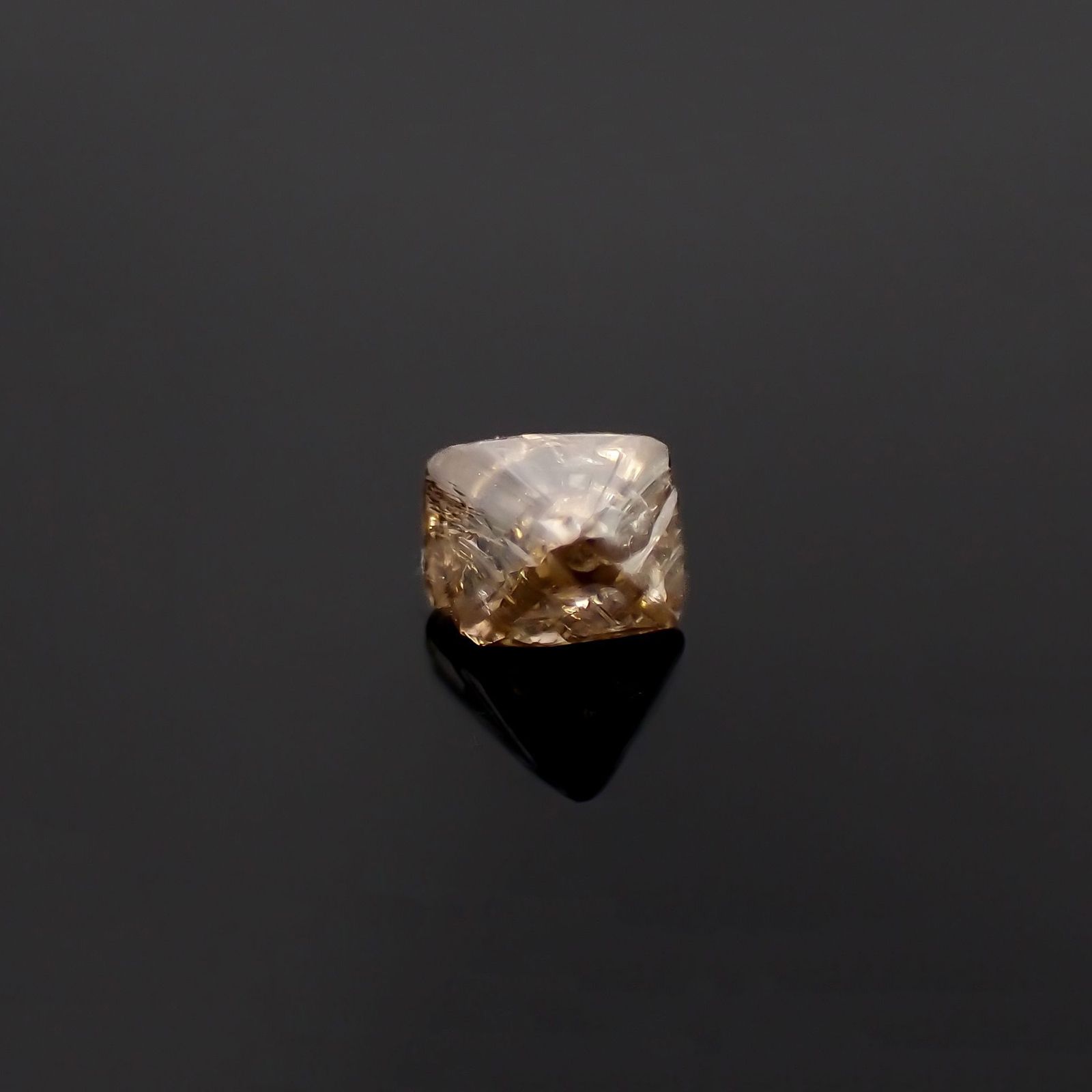 ソーヤブルダイヤモンド原石 0.44ct [230119751]4.1x4mm前後