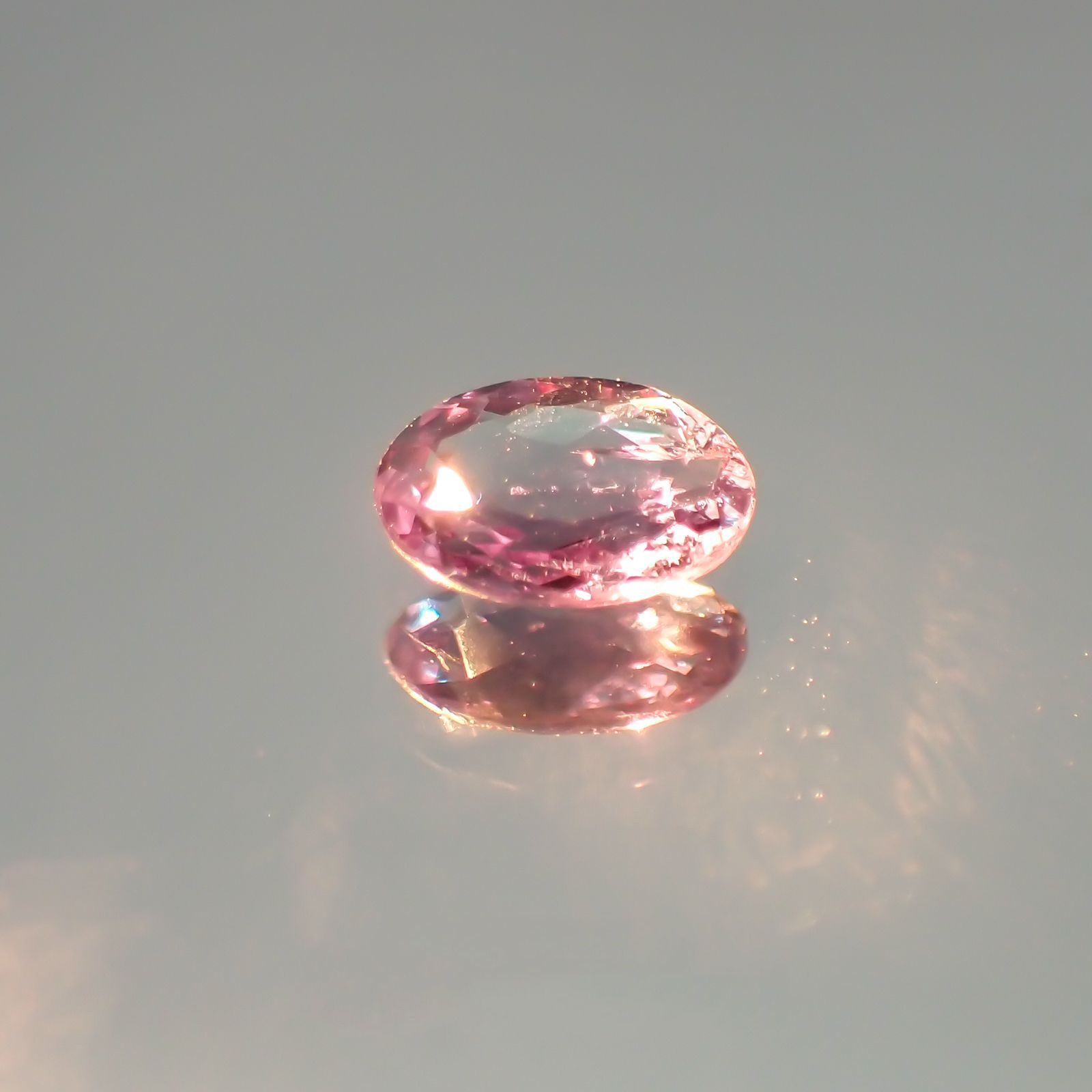 アレキサンドライト(宝石名アレキサンドライト) ブラジル産 0.26ct 識別済[20052702]4.9×3.6mm前後