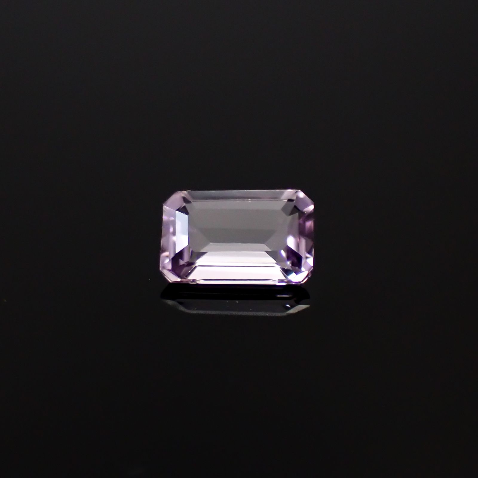 マリアライト フルオレッセンス(宝石名スキャポライト)スリランカ産 0.54ct 識別済[250330047]6.5x4.2mm前後