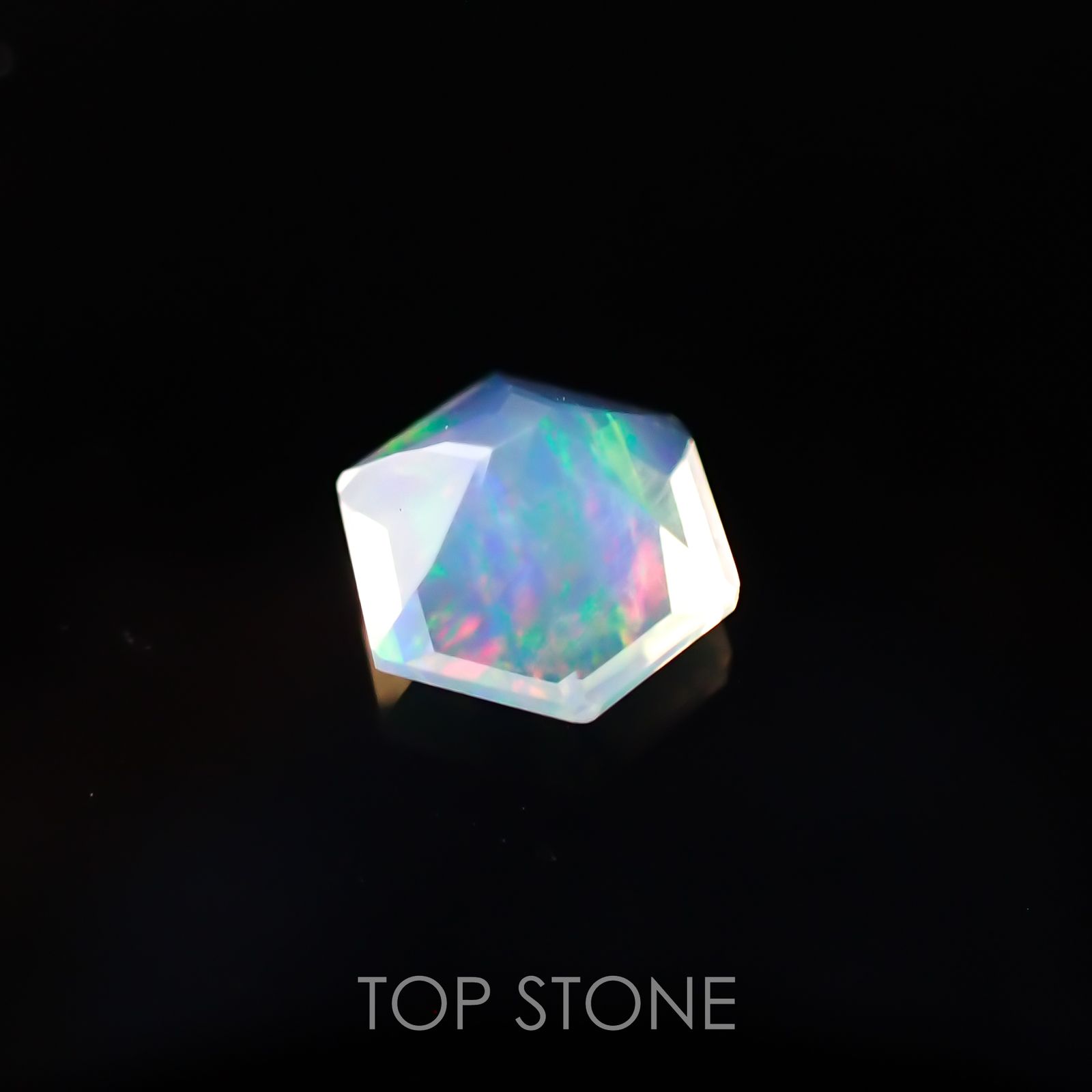 ◇ヘキサゴンカット◇エチオピアオパール エチオピア産 ルース 0.41ct[210611037]5.5×5.5mm前後