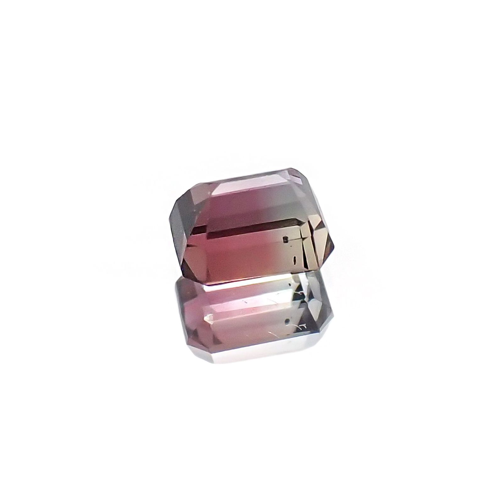 バイカラーサファイア(宝石名バイカラー・サファイア)タンザニア産 識別済 0.34ct / 3.8x3mm前後 [230622379]