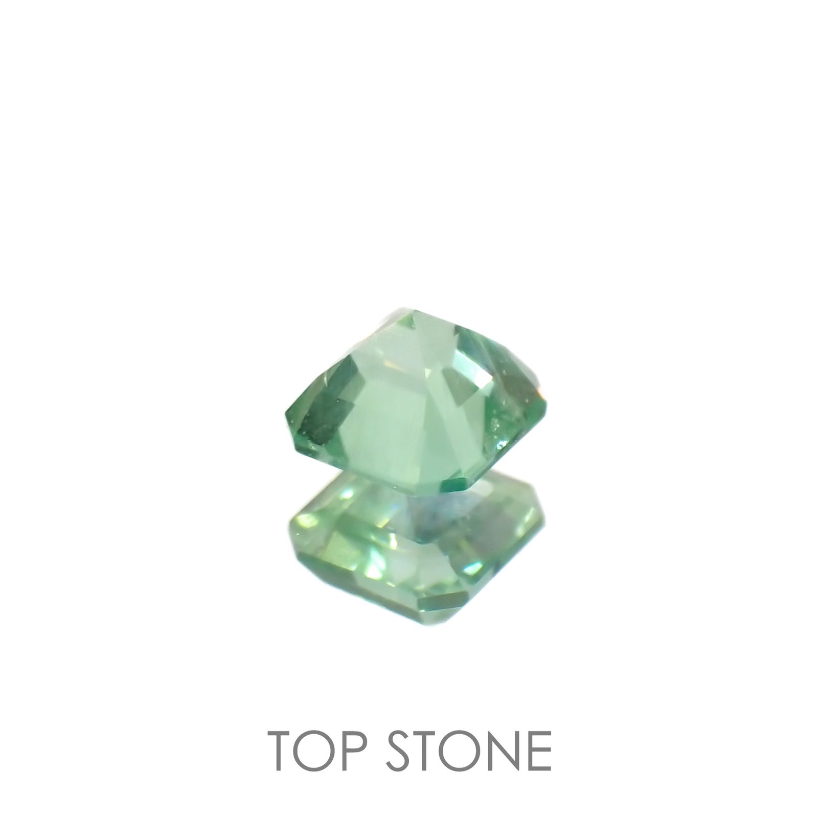バナジウムコーネルピン(宝石名コーネルピン)タンザニア・タンガ州産 0.18ct 識別済[220716765]3.2x3.1mm前後