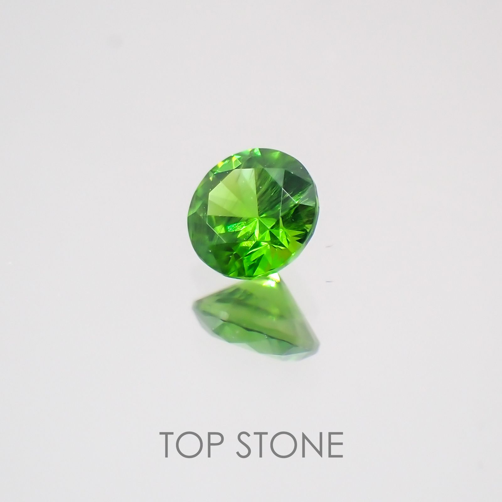 デマントイドガーネット(宝石名デマントイド・ガーネット)ロシア産 0.14ct 識別済[220717105]3.1x3.1mm前後