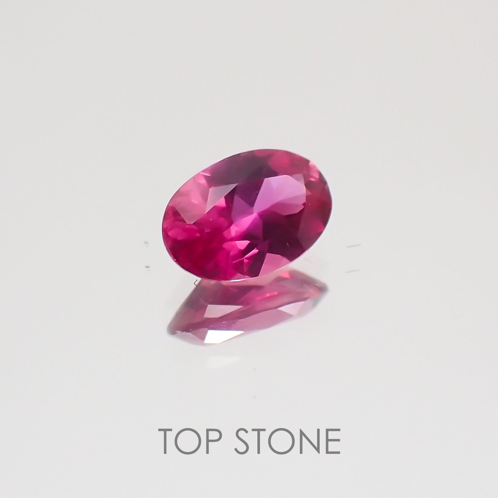 ピンクサファイア 非加熱(宝石名ピンク・サファイア) ケニア産 0.501ct ソ付(彩珠)[20128919]5.7×3.9mm前後