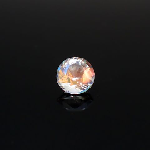 レインボームーンストーン マダガスカル産 0.85ct / 6.1x6.1mm前後 [260632388]