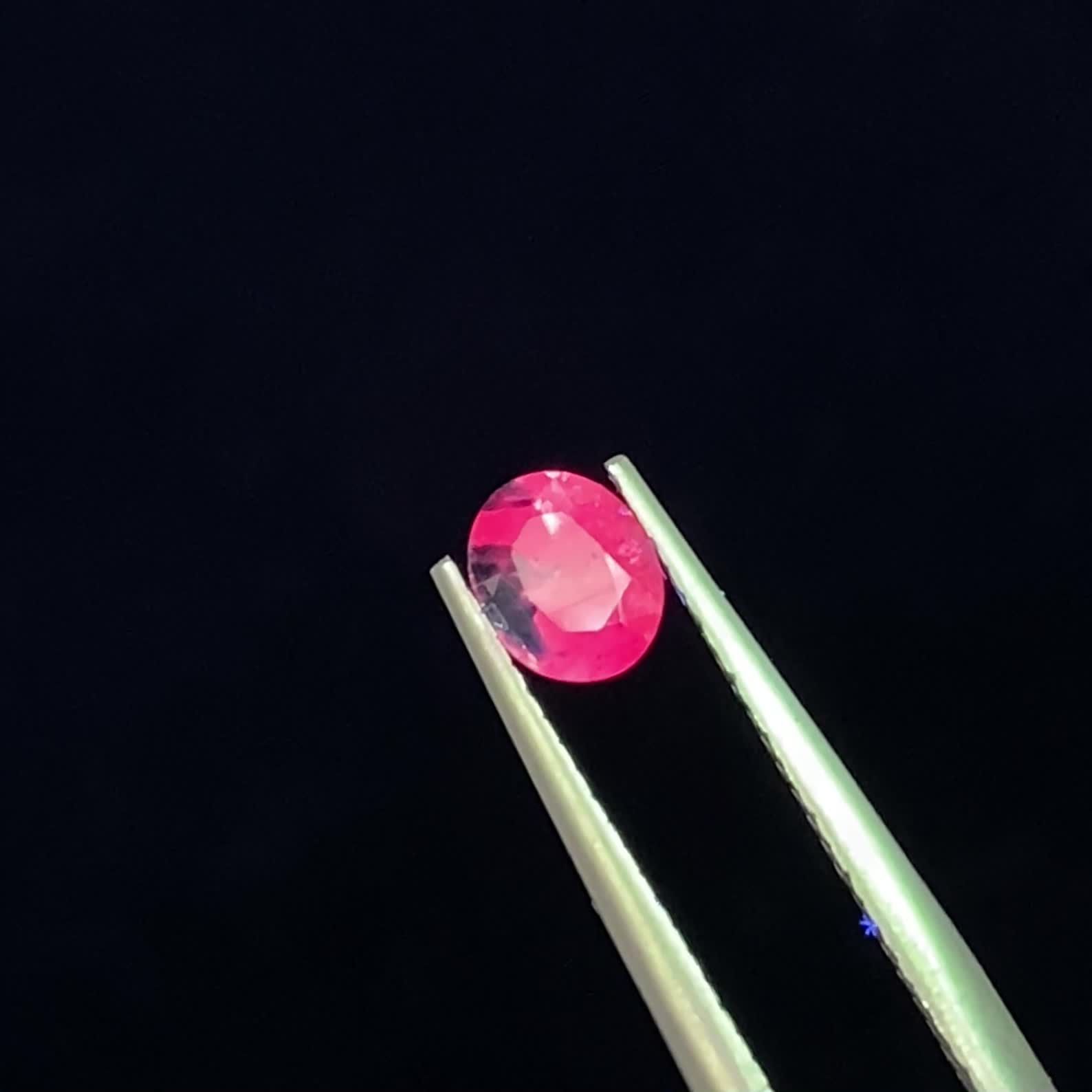 ウィンザーサファイア タンザニア・ウィンザー産 0.50ct / 5.2x4.3mm