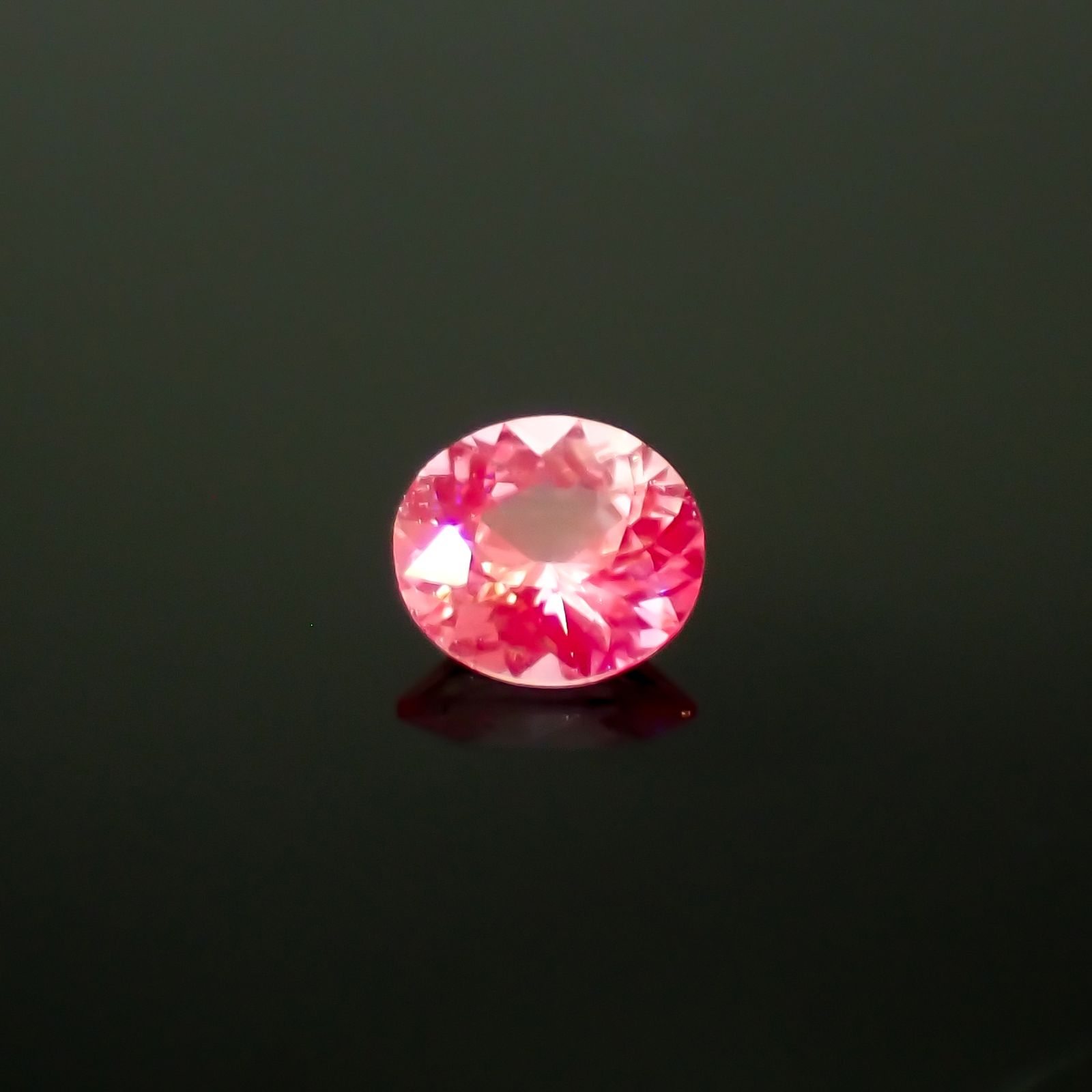 ピンクサファイア(宝石名サファイア)スリランカ/マダガスカル産 0.23ct 識別済[240226309]3.9x3.5mm前後