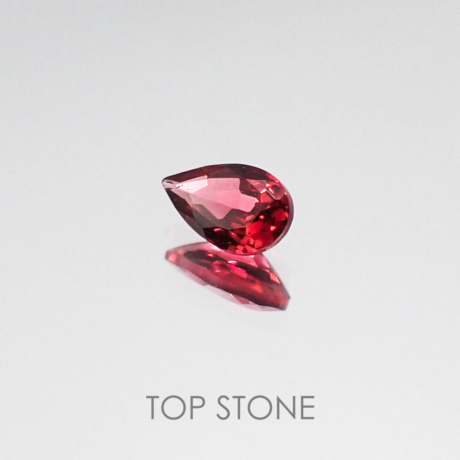 レッドスピネル タンザニア産 ルース 0.22ct[20073925]5×3.1mm前後