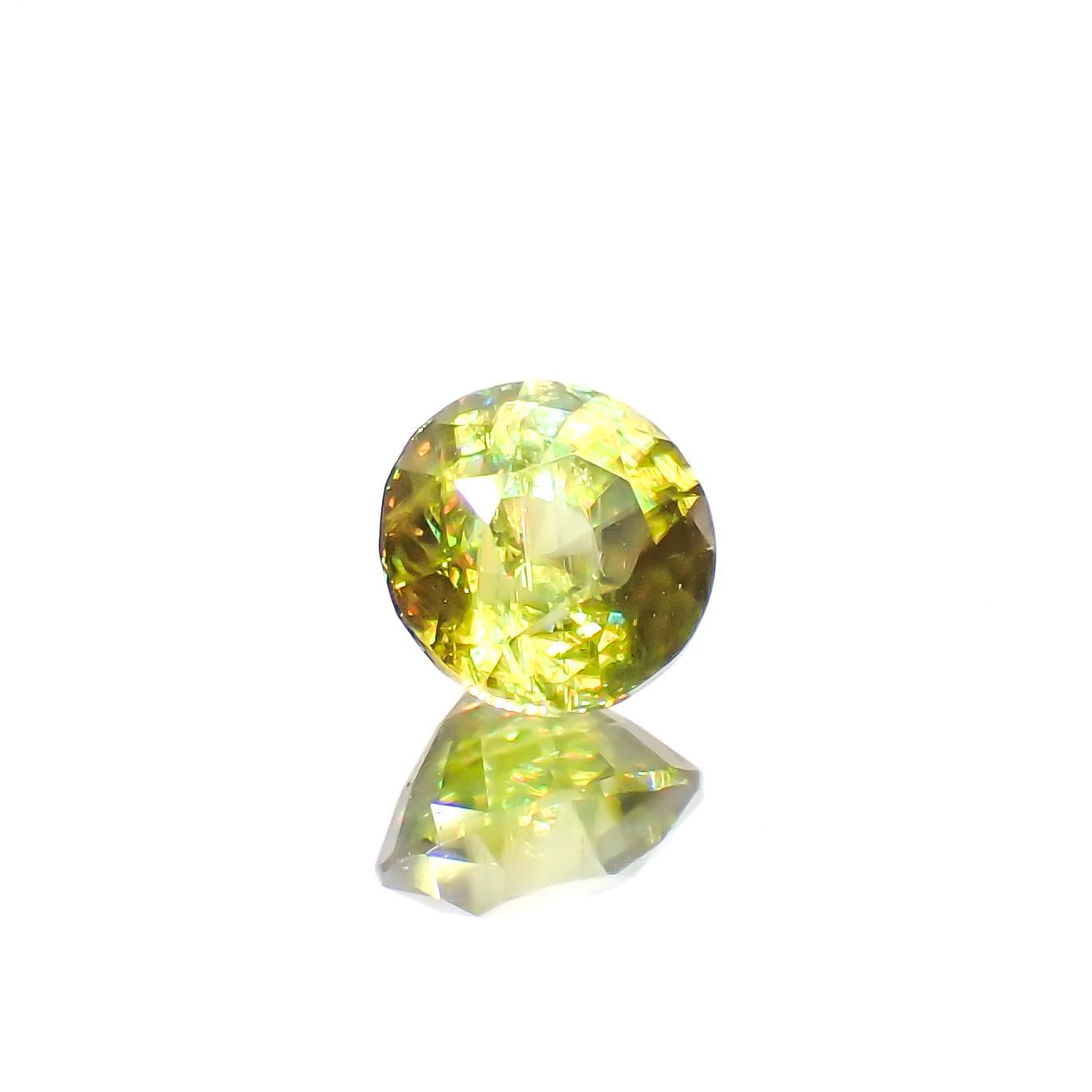 スフェーン(宝石名スフェーン)マダガスカル産 0.68ct 識別済[230120088]5.3x5.3mm前後