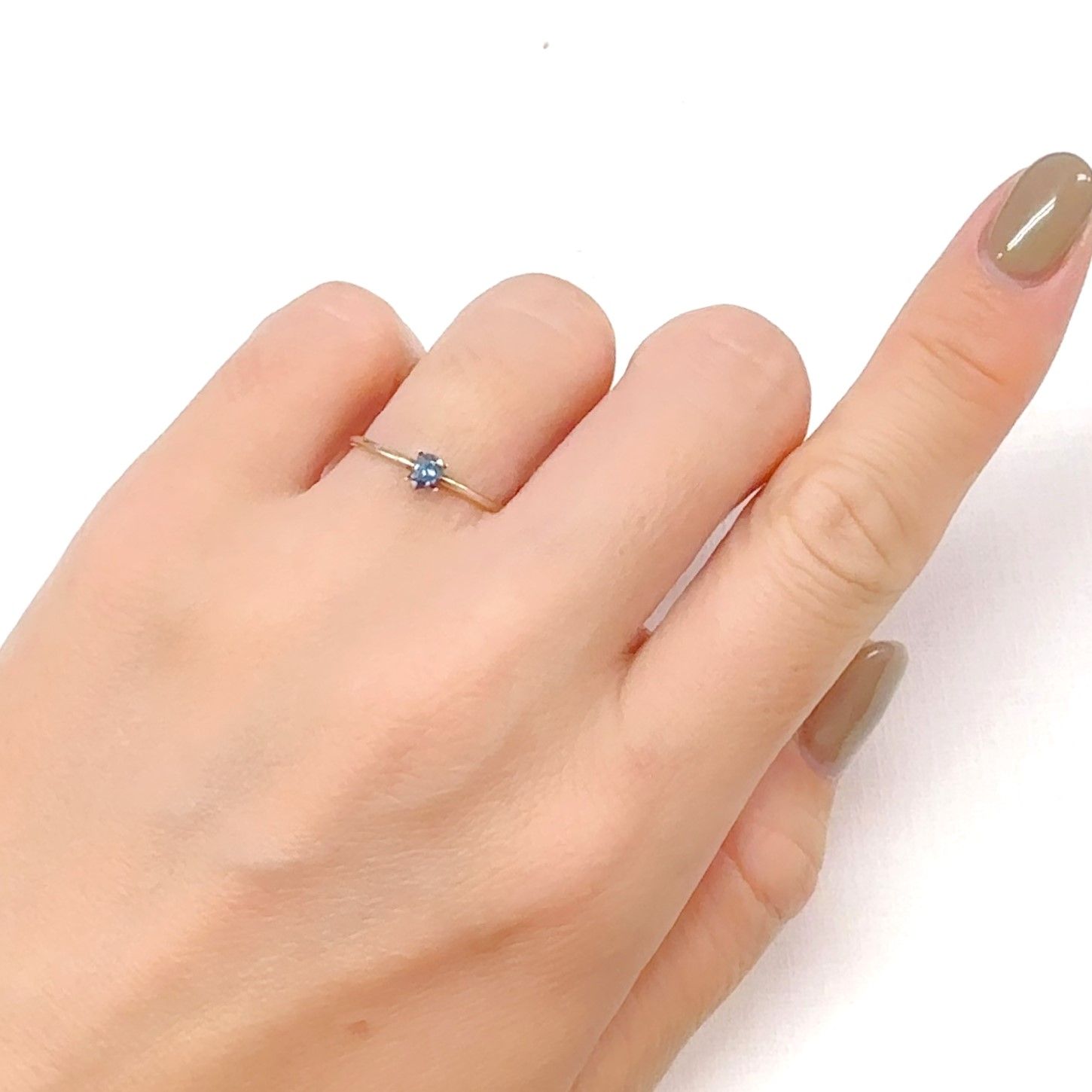モンタナサファイア アメリカ・モンタナ州産 0.15ct[240928865]3.9x2.9mm前後
