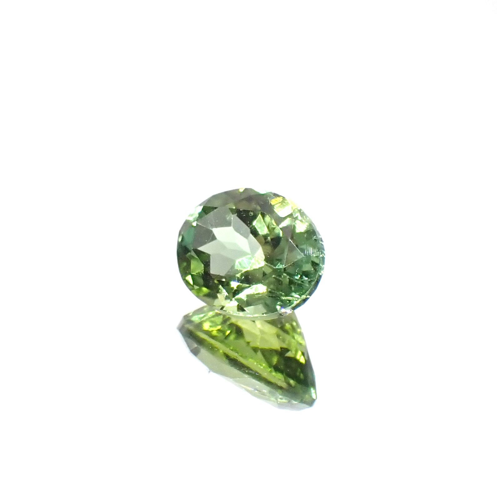 グリーントルマリン モザンビーク/コンゴ産 1.56ct[240527790]8.4x6.4mm前後