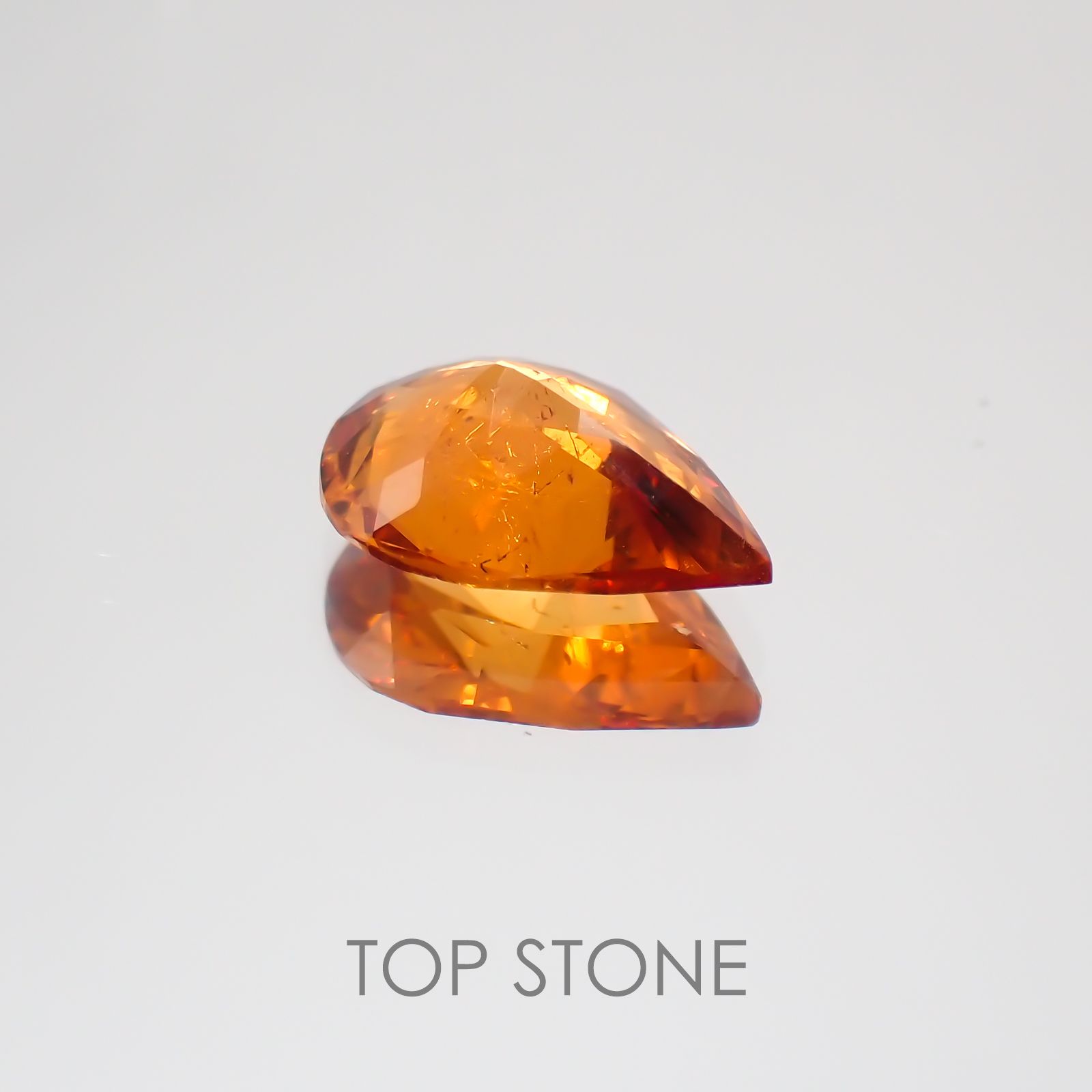 マンダリンガーネット ケニア産 ルース 1.38ct[21019447]8.7×6.4mm前後