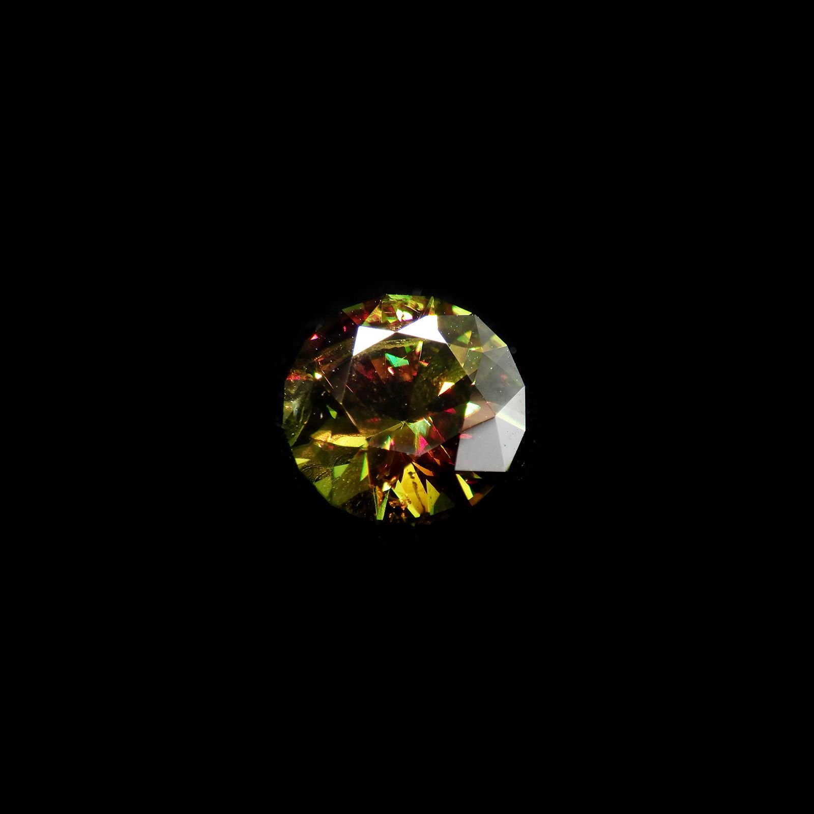 ◇カスタムカット◇カラーチェンジスフェーン ロシア産 3.84ct[240125831]9.6x9.6mm前後