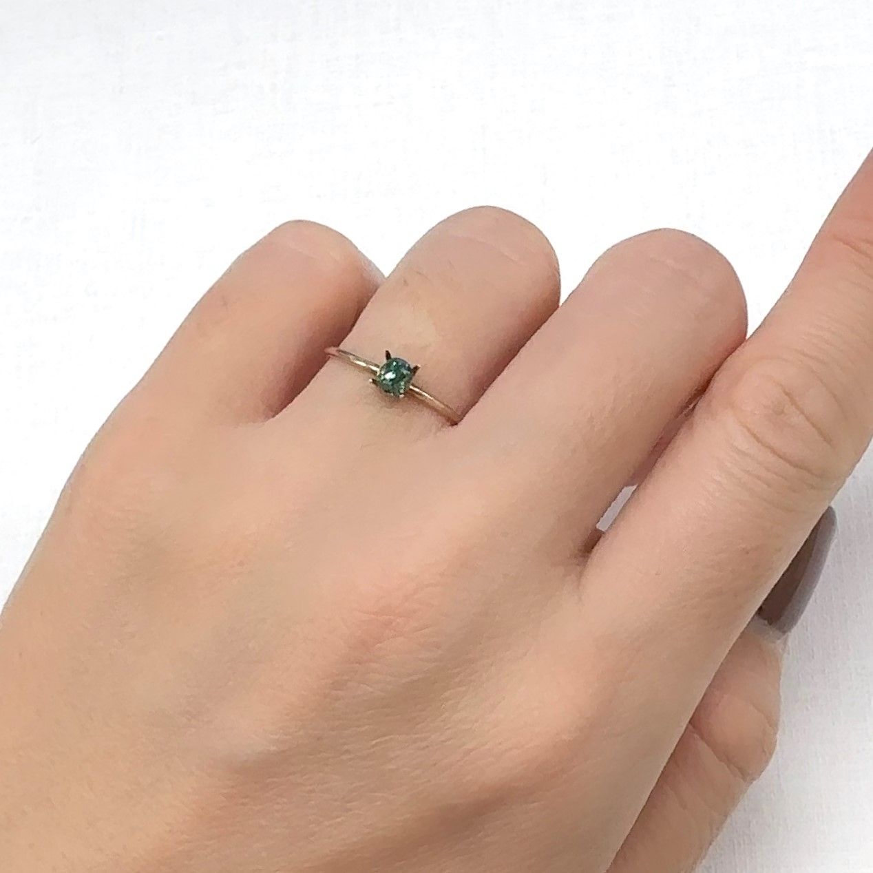 リバースカラーチェンジジルコン ミャンマー・モゴック産 0.39ct[240929173]3.9x3.1mm前後