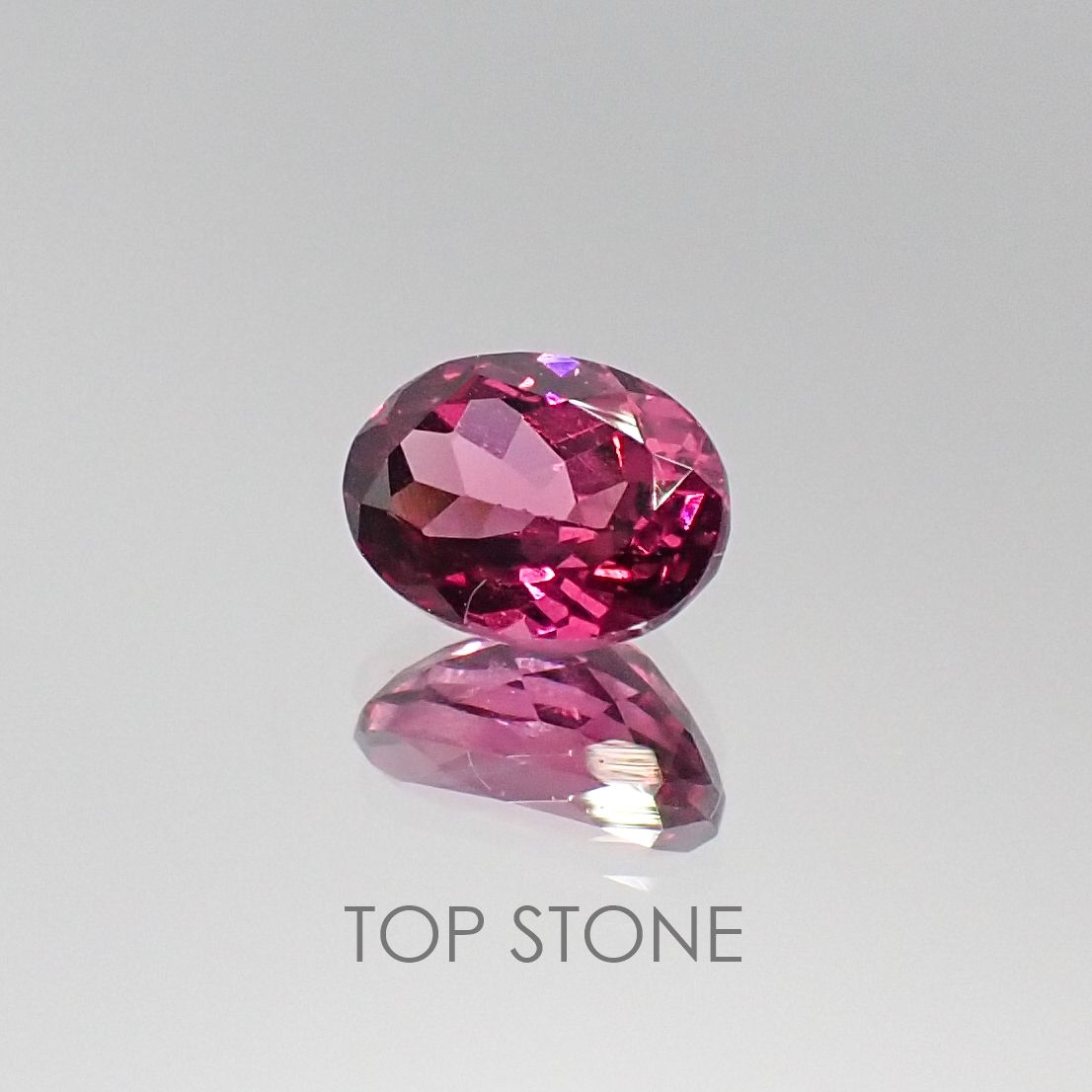 マラヤガーネット(宝石名ガーネット) タンザニア・マヘンゲ産 1.20ct 識別済[20052306]7×5mm前後