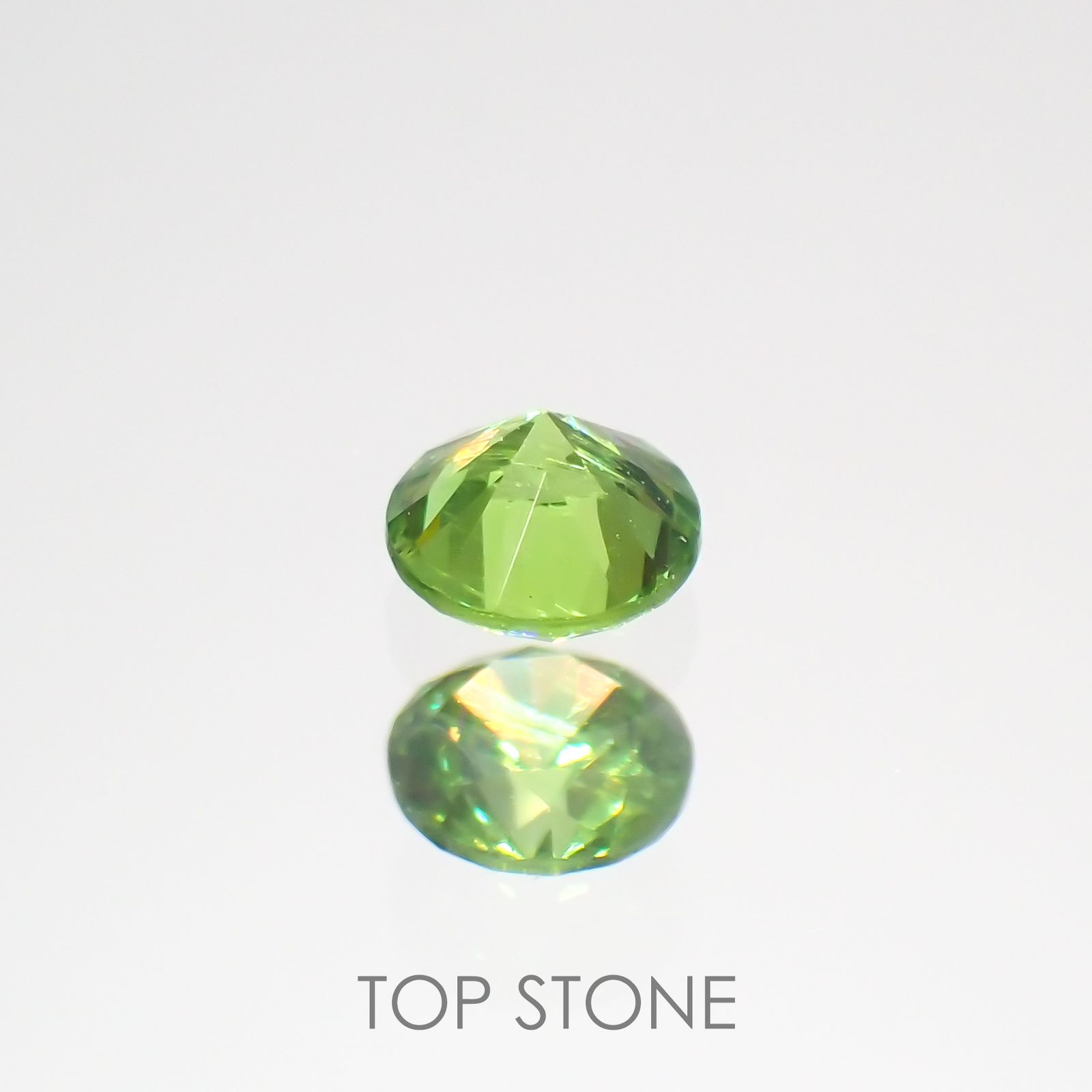 デマントイドガーネット(宝石名デマントイド・ガーネット)ロシア産 0.14ct 識別済[220616483]2.9x2.9mm前後