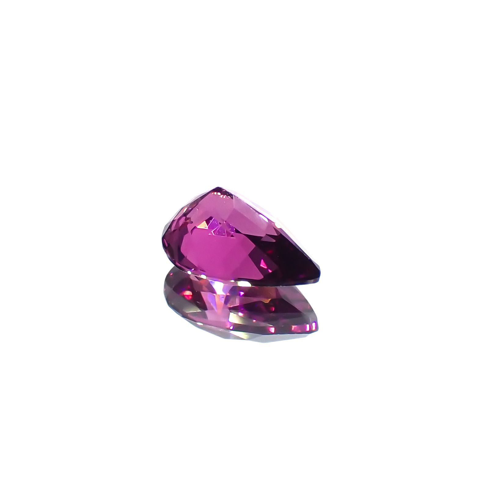 グレープガーネット(宝石名ガーネット)ブラジル産 0.71ct 識別済[250917711]6.8x4.6mm前後