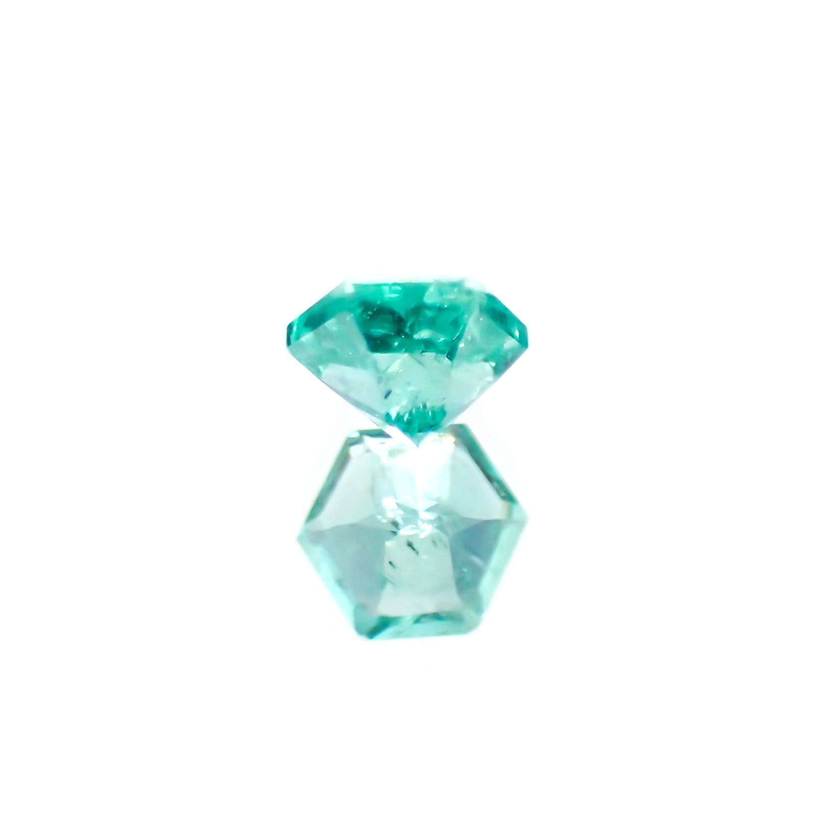 ◇ヘキサゴンカット◇エメラルド(宝石名エメラルド) ザンビア産 0.13ct 識別済[210611009]3×3mm前後