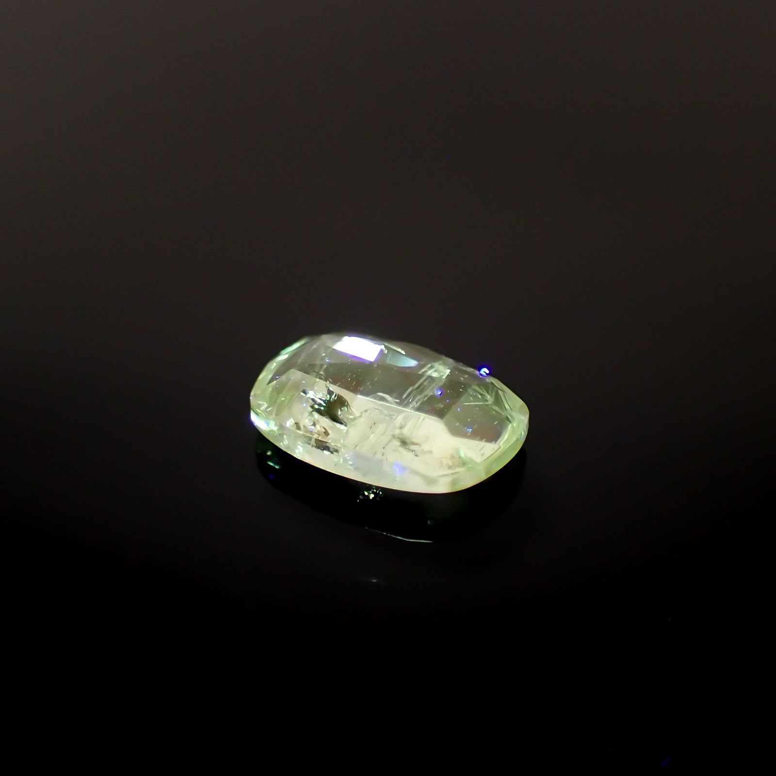 ◇ローズカット◇バナジウムコーネルピン(宝石名コーネルピン)タンザニア・タンガ州産 0.82ct 識別済[220115555]7.2x4.5mm前後