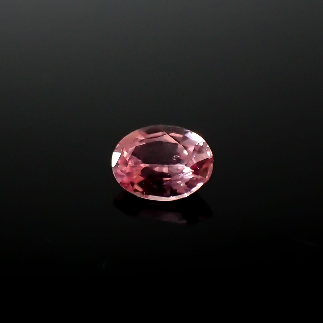 ネオンピンクサファイア スリランカ産 0.21ct[240226296]4x3mm前後