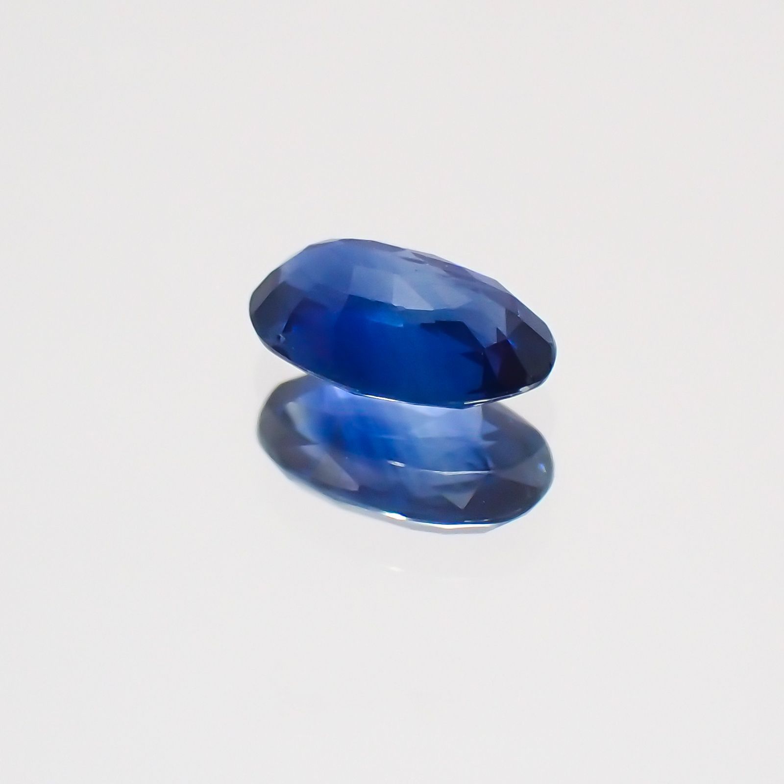 サファイア(宝石名サファイア) マダガスカル/スリランカ産 0.30ct 識別済[21028708]5.1×3.1mm前後