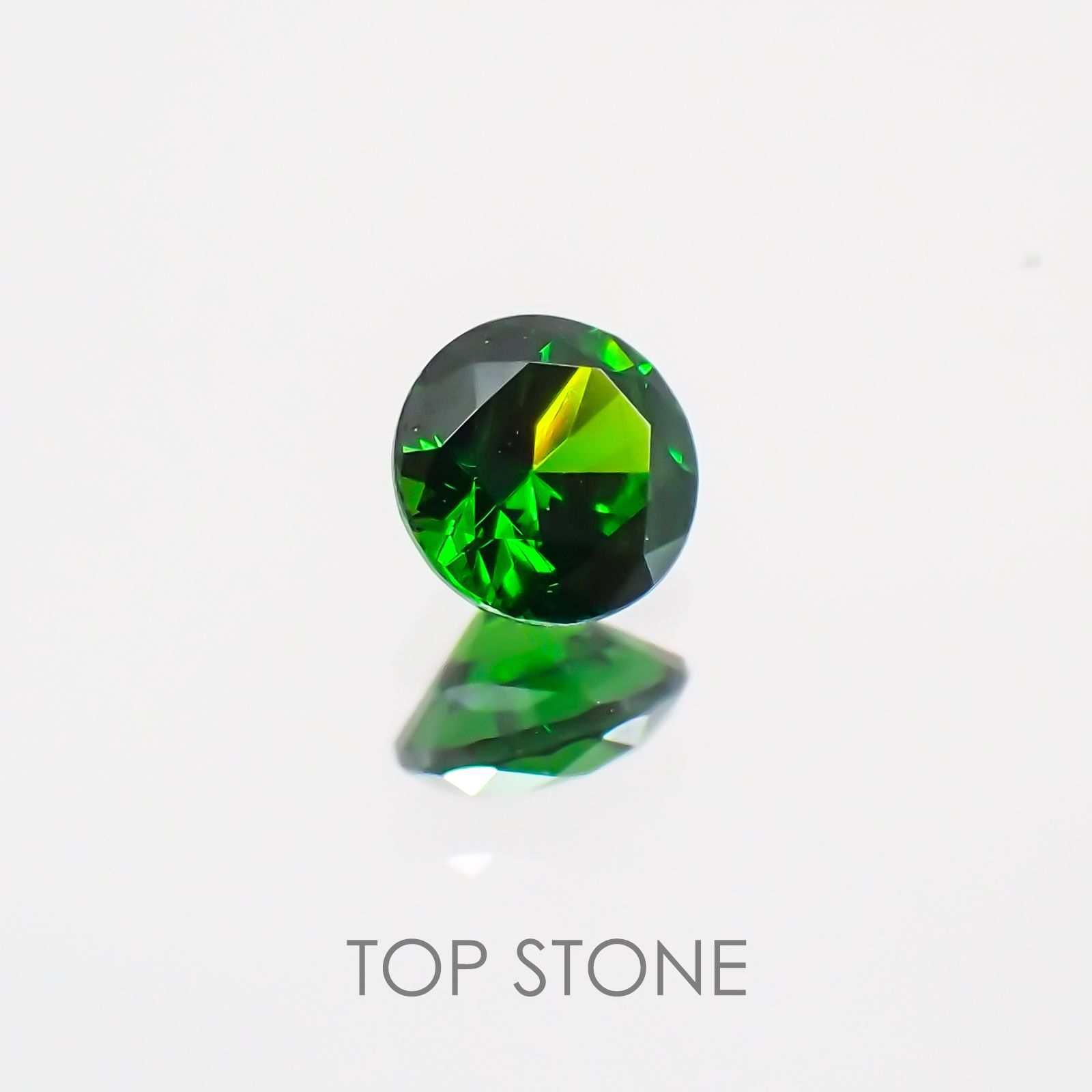 デマントイドガーネット(宝石名デマントイド・ガーネット)ロシア産 0.132ct ソ付(彩珠)[220717100]3x3mm前後