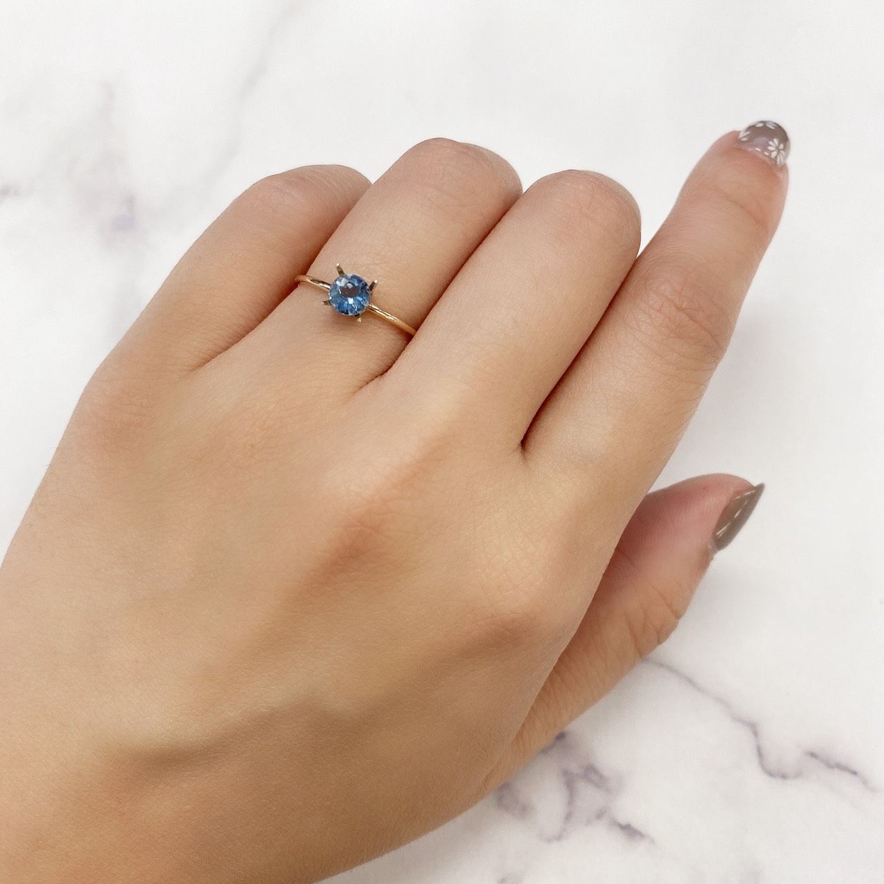 アクアマリン サンタマリアカラー(宝石名アクアマリン) モザンビーク産 0.42ct 識別済[210912599]4.8×4.8mm前後