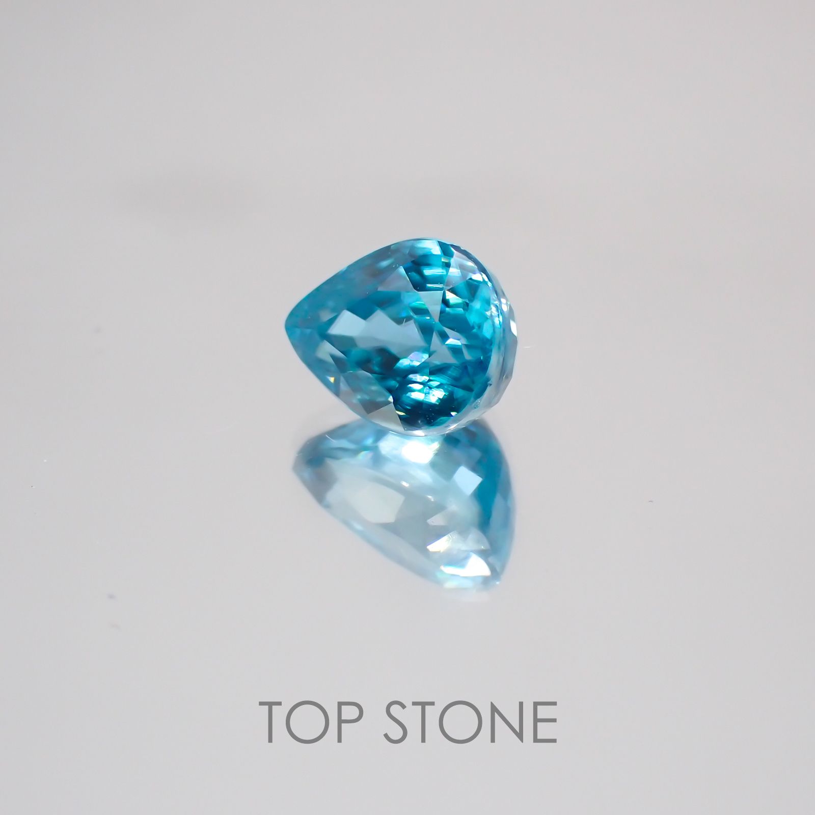 ブルージルコン カンボジア産 ルース 2.44ct[20063093]7.8×5.8mm前後