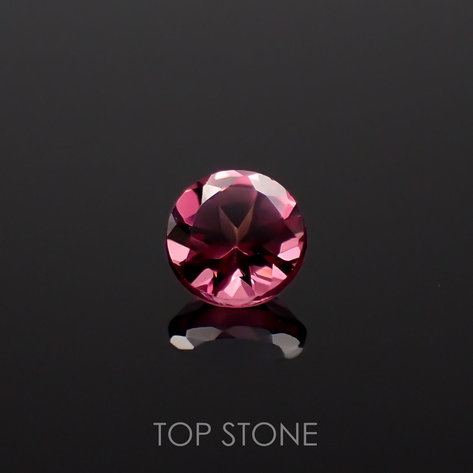 カラーシフトマラヤガーネット タンザニア産 0.31ct[230120279]4x4mm前後