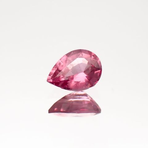 ホットピンクスピネル(宝石名ピンク・スピネル)タンザニア産 0.31ct 識別済[220817355]5.1x3.8mm前後