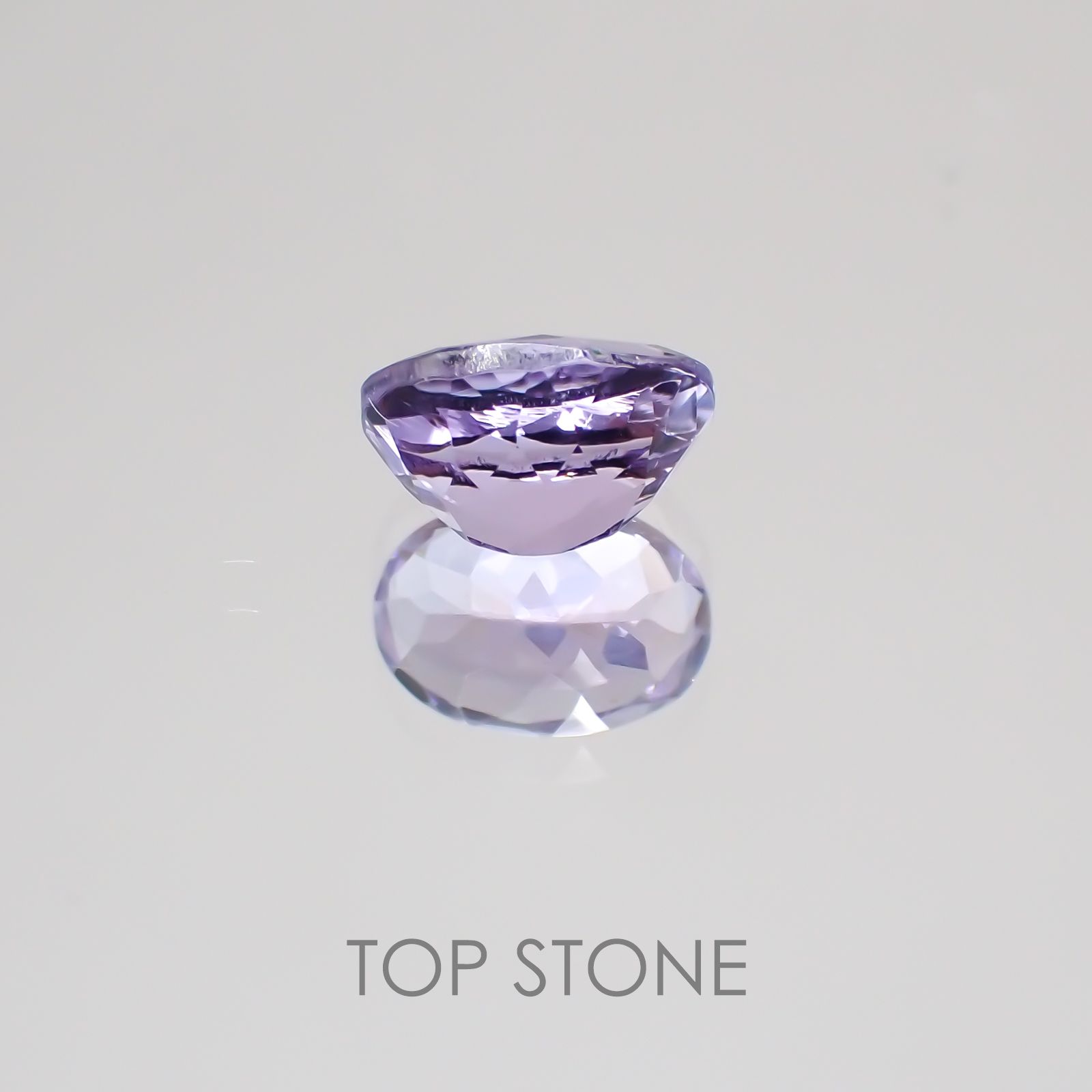 ラベンダータンザナイト タンザニア産 ルース 0.61ct[21019348]6×4.1mm前後