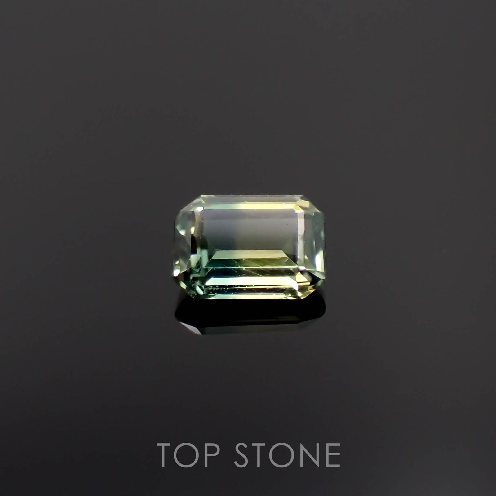 バイカラーサファイア マダガスカル/タンザニア産 0.18ct[230321016]3.6x2.5mm前後