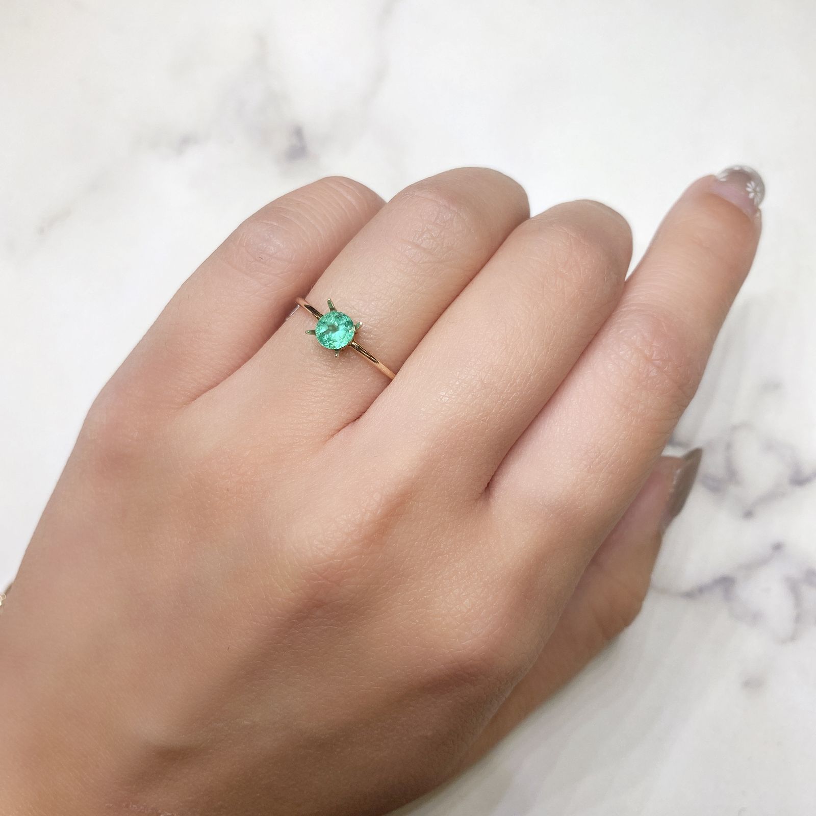 エメラルド(宝石名エメラルド) コロンビア産 0.365ct ソ付(彩珠)[211013167]4.7×4.7mm前後