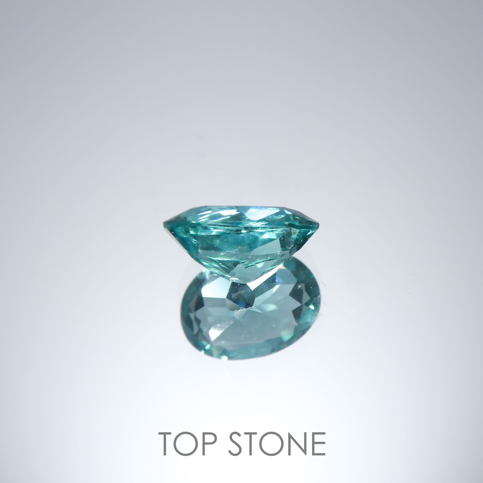 ブルーグリーンアパタイト(宝石名アパタイト)マダガスカル産 0.64ct 識別済[220515939]6.5x4.8mm前後