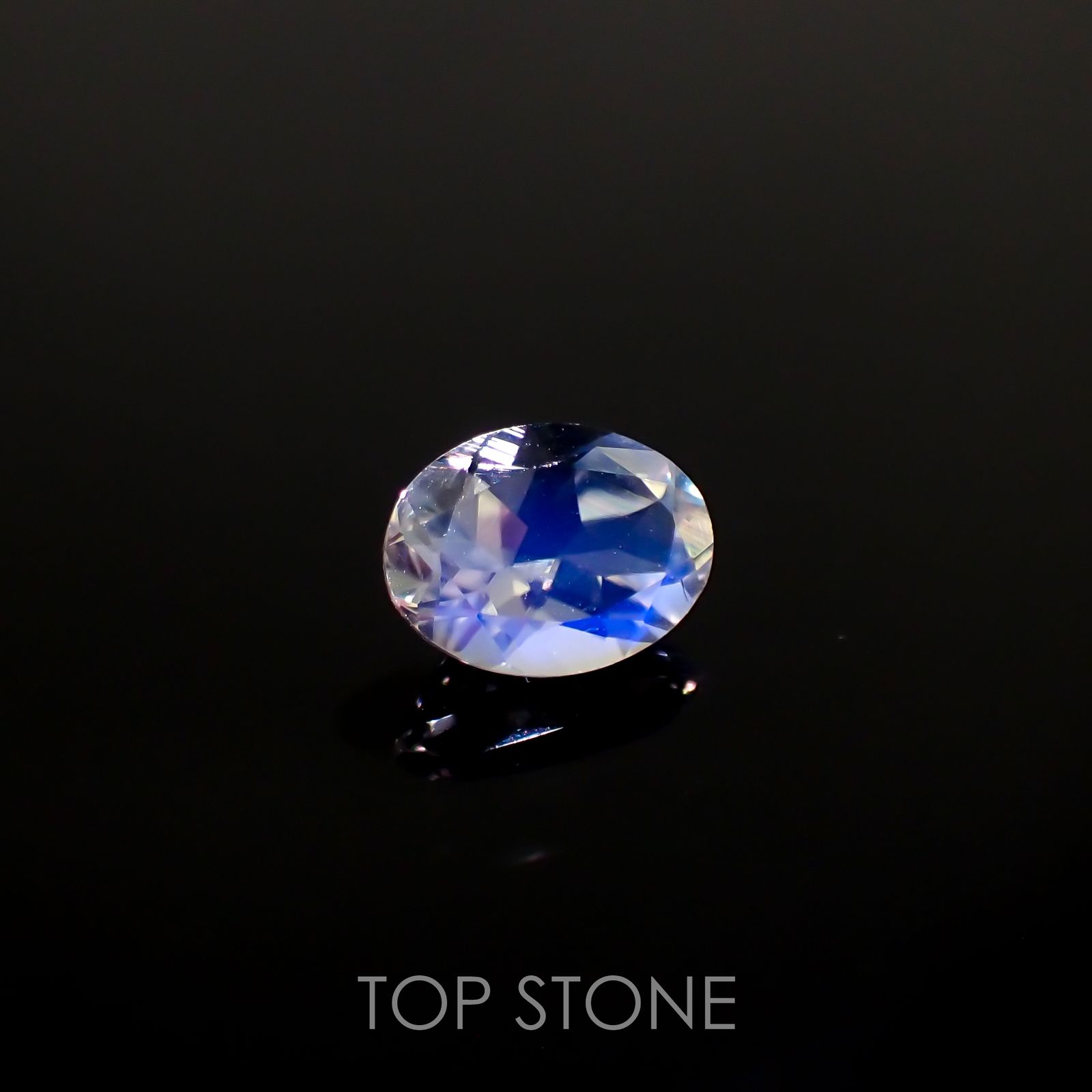 レインボームーンストーン(宝石名ラブラドライト)タンザニア産 1.01ct 識別済[220516035]7.9x6mm前後